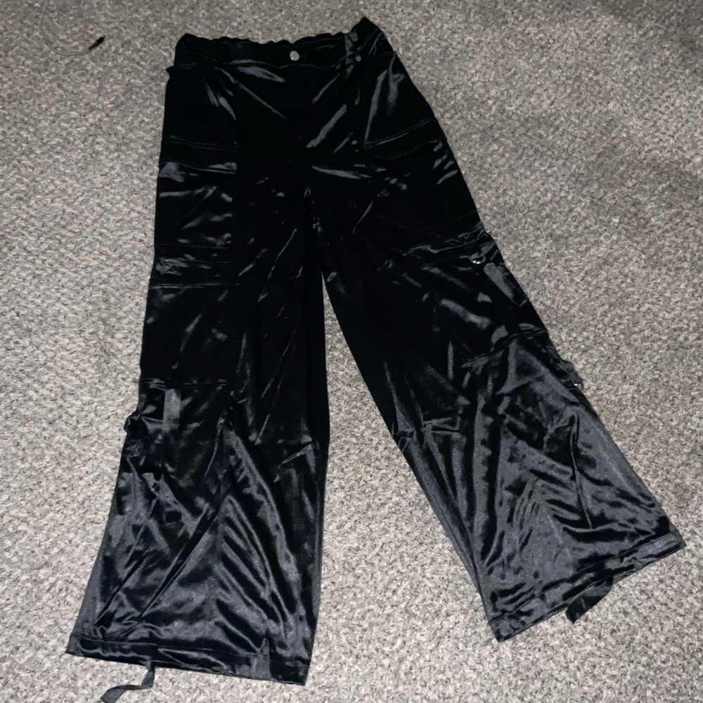 Never regular cargo pants